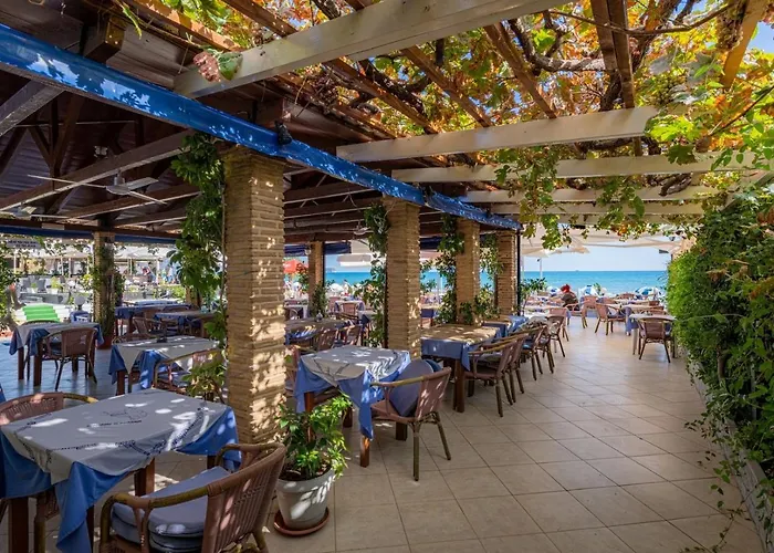 Bluewaves Ξενοδοχείο με διαμερίσματα 3*