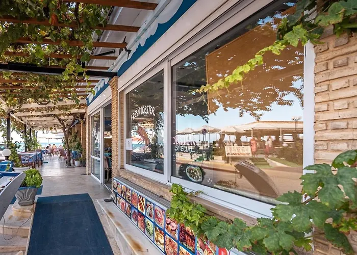 Ξενοδοχείο με διαμερίσματα Bluewaves Λαγανάς